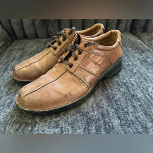 Clarks Collection 14885 men's brown leather lace up oxfords Size 9